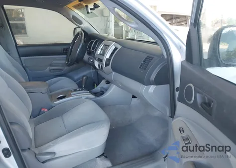 2005 Toyota Tacoma Prerunner V6 from USA, damaged, VIN 3TMJU62N45M001502